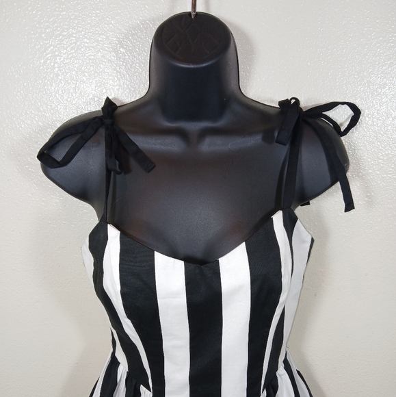 Show Me Your Mumu Dolled Up Mini Dress in Strip Black and White - Picture 5 of 13
